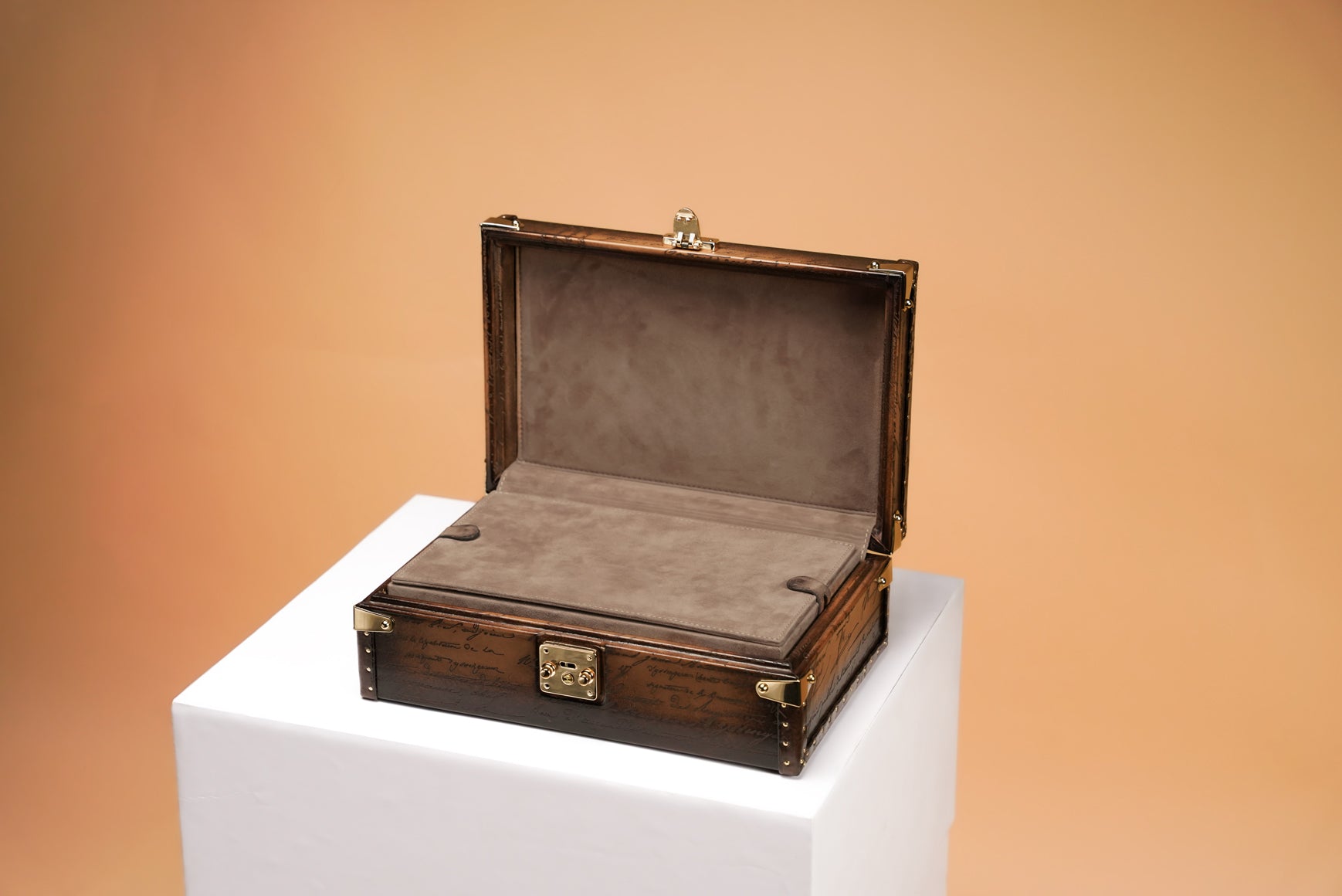 Barhion Petra Watch Case - Parchment Patina Java