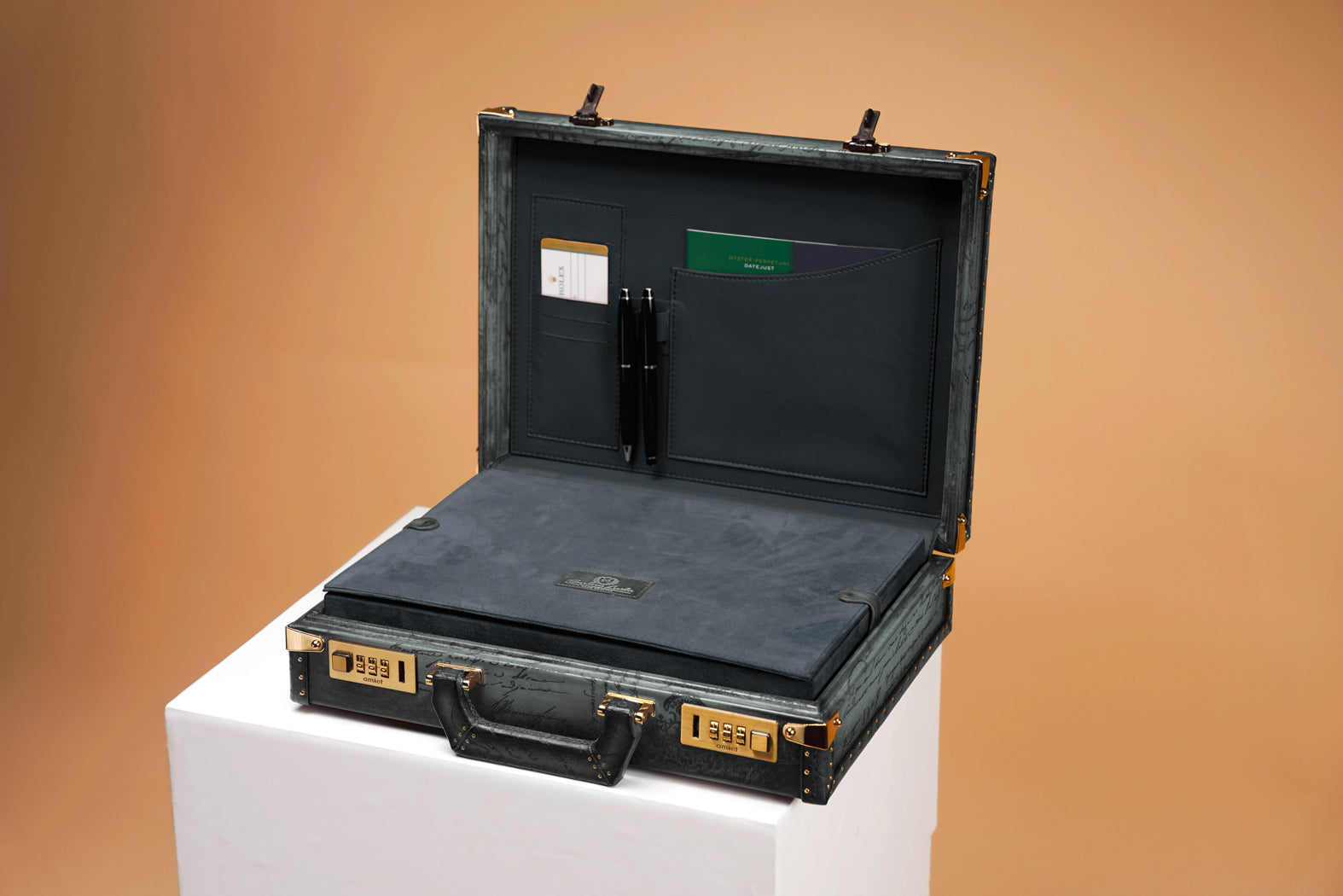 Barhion Artos Watch Case - Master Edition Parchment Patina Grey