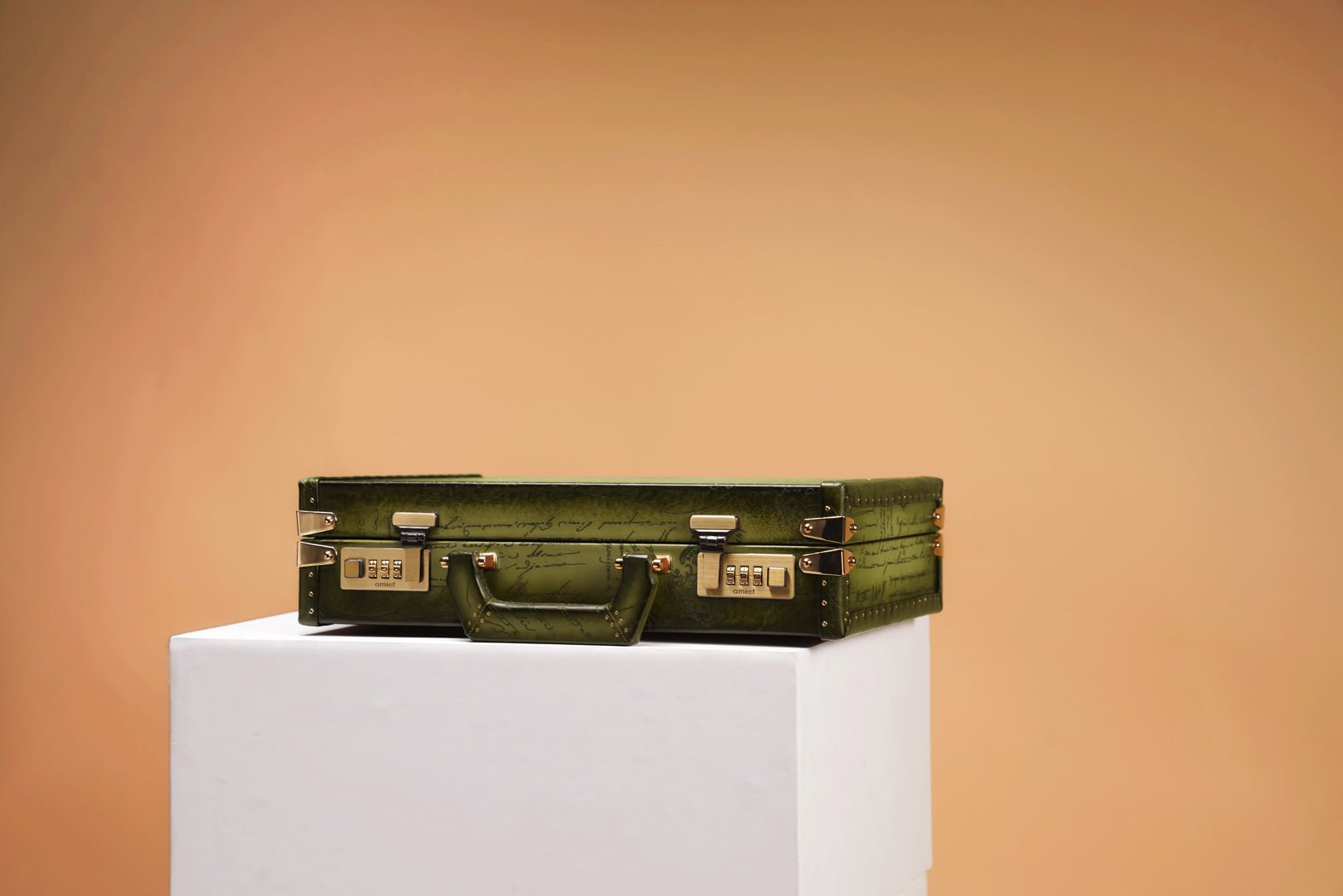 Barhion Artos Watch Case - Master Edition Parchment Patina Olive Green