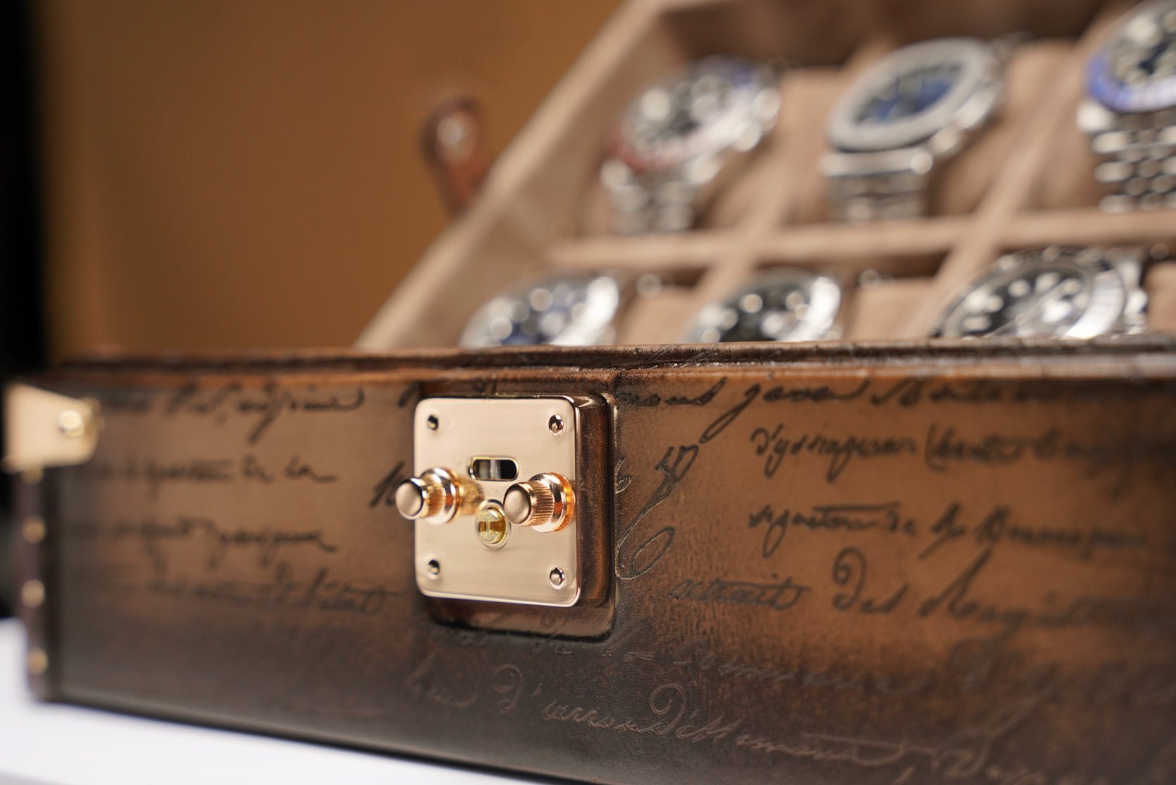 Barhion Petra Watch Case - Parchment Patina Java
